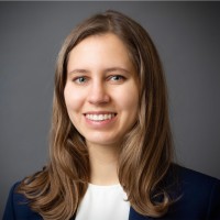 Averie Thomas headshot.