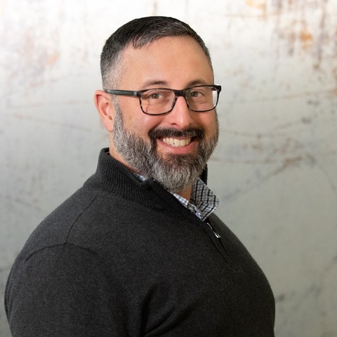 Andy hayes headshot.